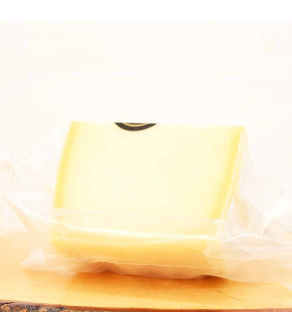 Fetta di formaggio Idiazabal D. O. P 300 grammi
