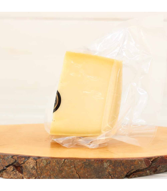 Morceau de fromage Idiazabal D. O. P 300 grammes