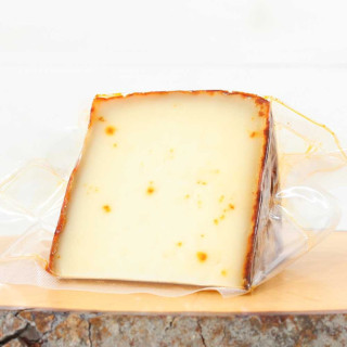 Spicchio di formaggio di capra payoya stagionato con paprika 230 gr ca.